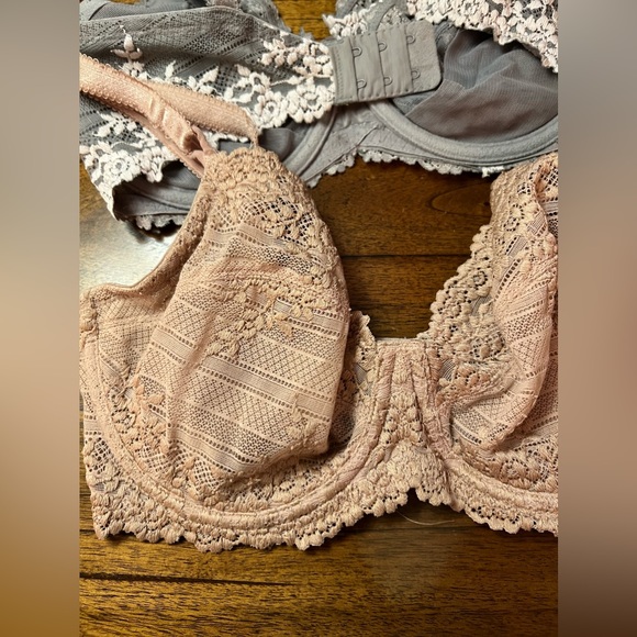 Wacoal Embrace Lace Underwire Bra 34 DD TWO BRAS FOR THE PRICE OF ONE - Picture 8 of 9